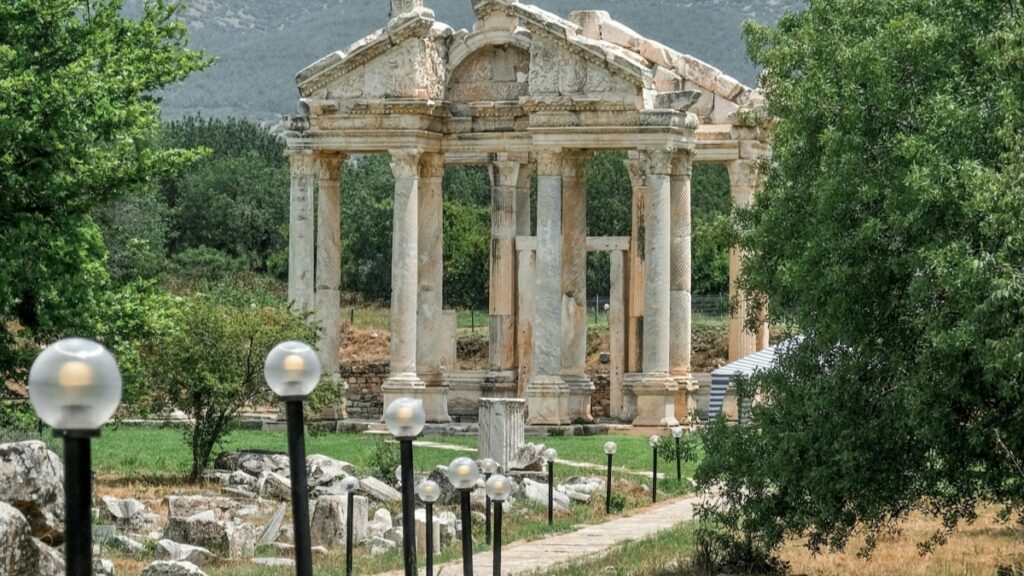 Jinsi Watangazaji Tanzania Wanaweza Kushirikiana na Wauzaji USA Telegram 2025