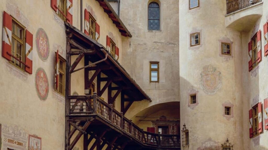 2025 United Arab Emirates Snapchat All Category Advertising Rate Card Tanzania