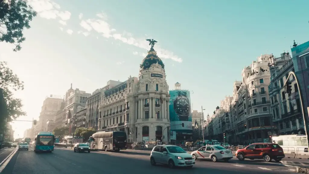 Jifunze jinsi ya kufikia brands za China kupitia Line, kupanga recordings za 'behind-the-scenes', na kuunda ushirikiano unaofanya kazi kwa soko la Asia. Mwongozo wa hatua kwa hatua kwa creators Tanzania.