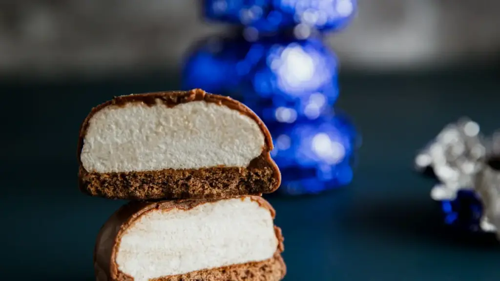 Mwongozo wa kitabu kwa waundaji Tanzania: mbinu za kuwasiliana na brand za Azerbaijan, jinsi ya kuipangilia maudhui ya mchezo yaliyo sponsor kwenye HBO Max, na hatua za kisheria na za kifedha.