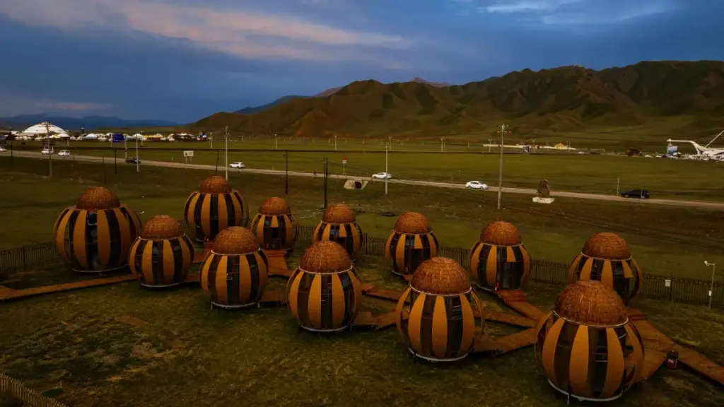 Mwongozo wa Tanzania: jinsi ya kutafuta na kuajiri creators wa WhatsApp kutoka Israel kwa kampeni za uendelevu, mikakati ya outreach, na hatari za kufanya kazi kimataifa.