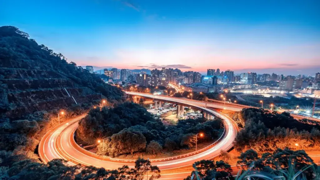 Mwongozo wa vitendo kwa creators Tanzania: jinsi ya kufika kwa brands za Laos kwenye Zalo, kujenga testimonial videos, kuepuka udanganyifu, na kupata kazi za kulipa.