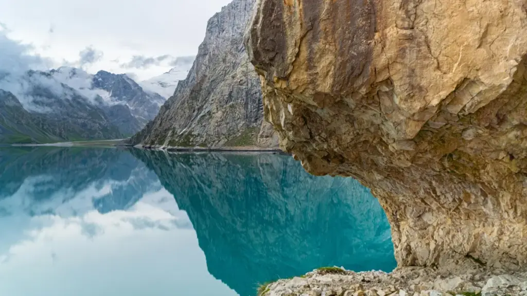 Mwongozo wa hatua kwa hatua kwa wa-creator Tanzania: jinsi ya kumfikia brand za UAE kwenye Instagram, kuwasiliana kwa kitamaduni, kutumia kampeni za kulipwa, na kufunga ushirikiano unaoitoa exposure kwa wasanii wachanga.