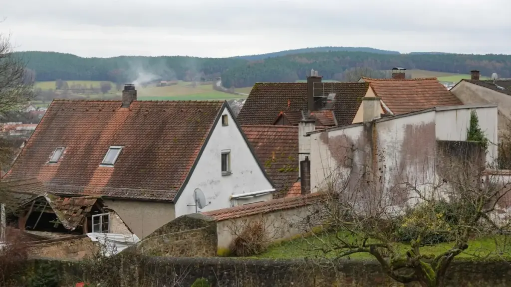 Mwongozo wa mwanamuziki na creator Tanzania: jinsi ya kumfikia Panama kwenye Apple Music, nafasi za GRWM, na hatua za kufanya deal.