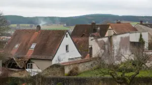 Mwongozo wa mwanamuziki na creator Tanzania: jinsi ya kumfikia Panama kwenye Apple Music, nafasi za GRWM, na hatua za kufanya deal.