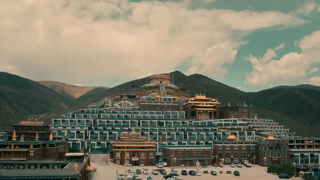 Mwongozo wa Tanzania juu ya namna ya kutafuta "Iceland Josh" creators wa product seeding kwa beauty bloggers, mikakati ya micro/nano creators, na hatua za utekelezaji.